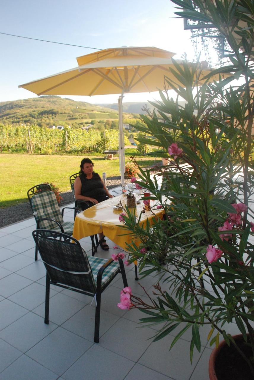 Wein- Und Gaestehaus Genetsch Lieser Dış mekan fotoğraf
